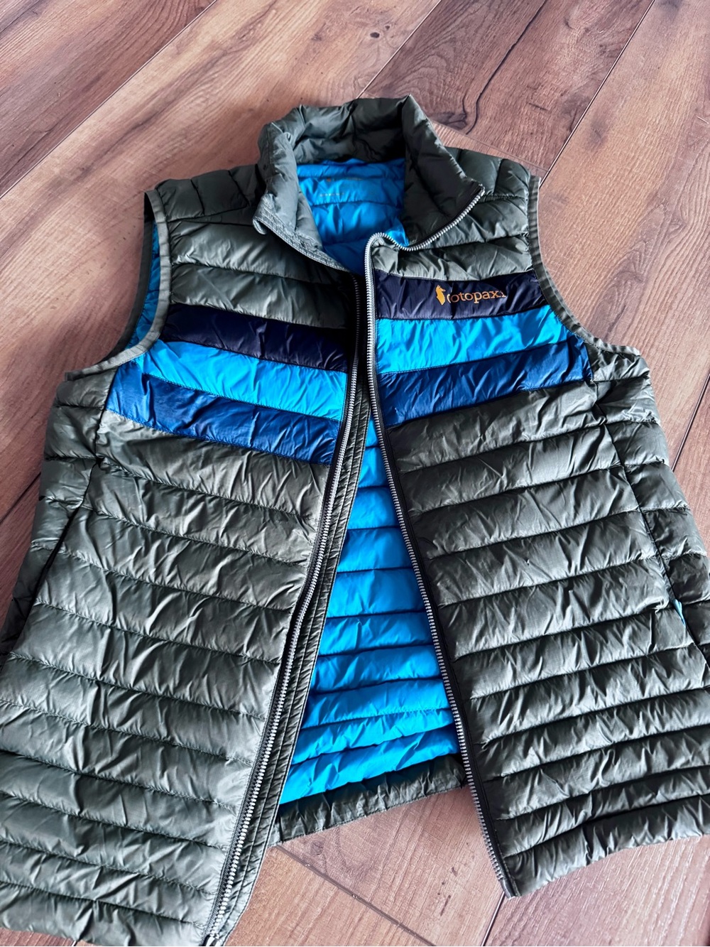 Cotopaxi Teal Packable Quilted Vest with Orange Logo